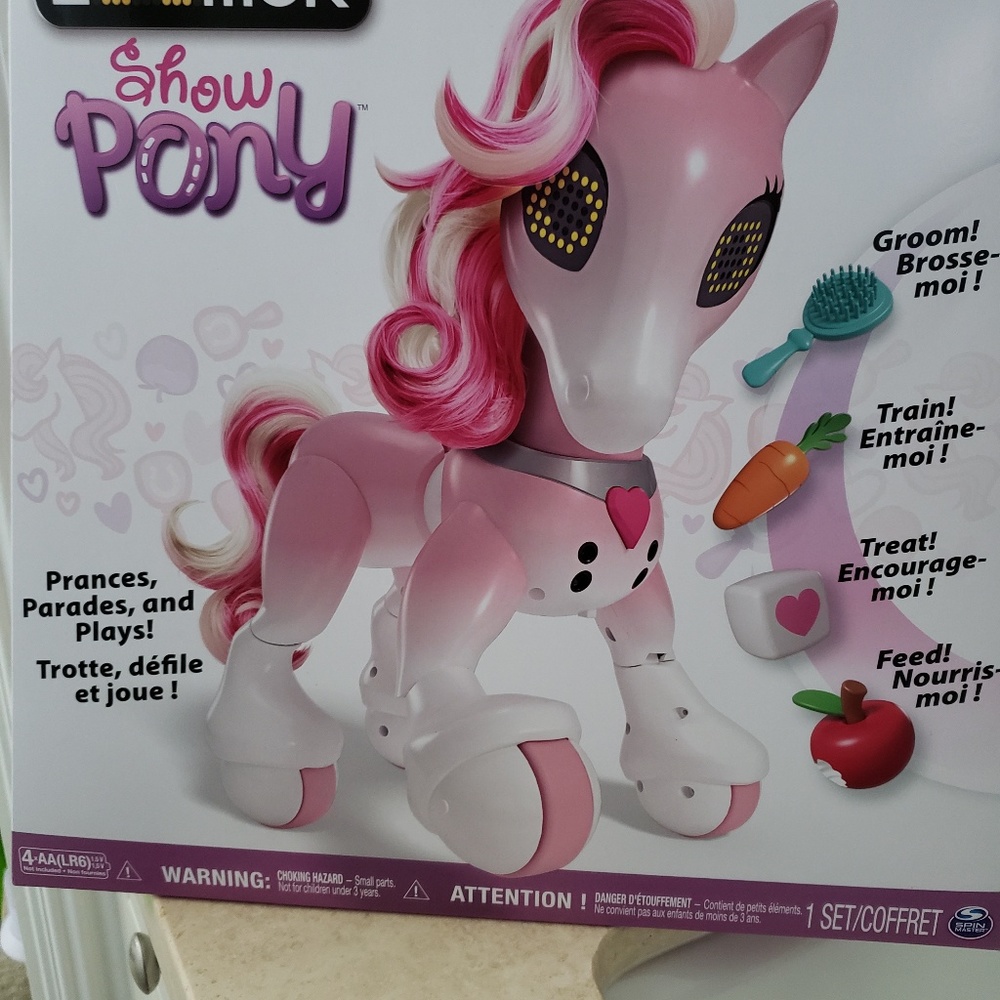 Zoomed Show Pony with Sounds and Movements